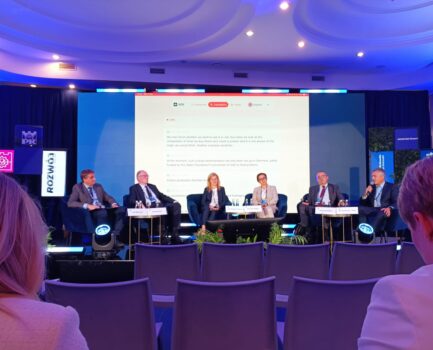 prof. dr hab. inż. Piotr Oleśkowicz-Popiel jednym z panelistów „Alternatywne surowce chemiczne i energetyczne” na Forum Ekonomicznym w Karpaczu